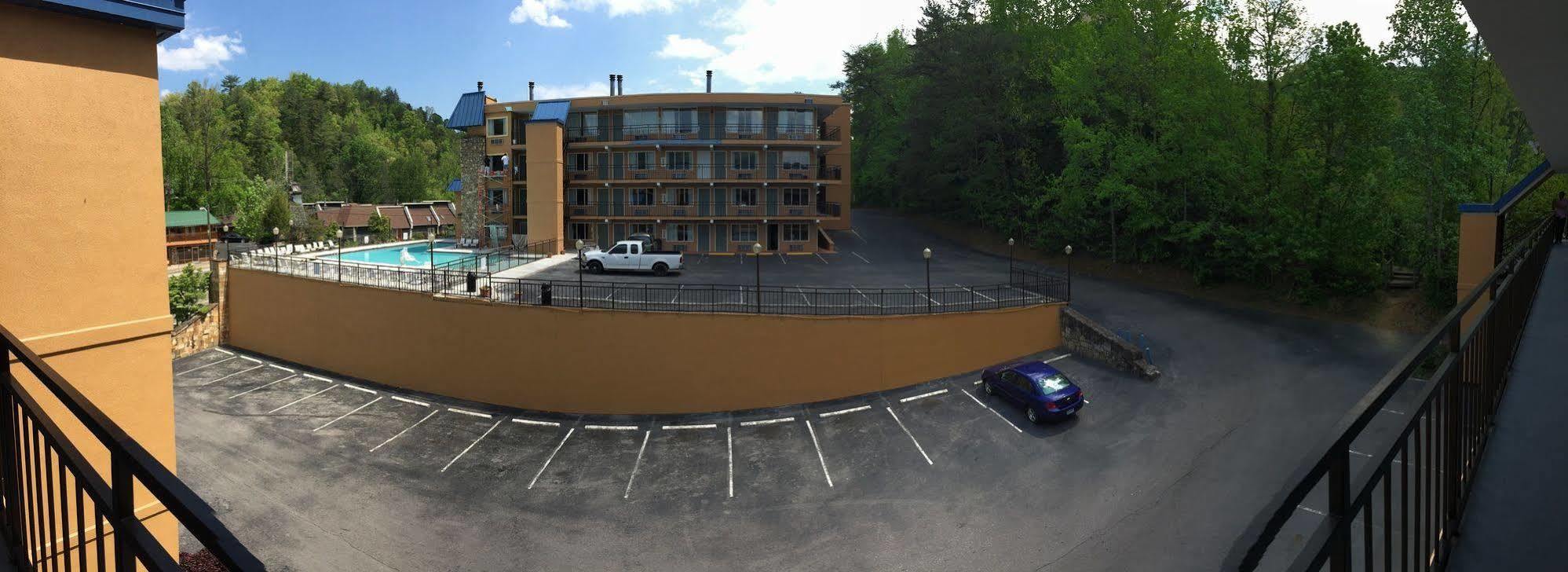 Clarion Pointe Downtown Gatlinburg Hotel Kültér fotó