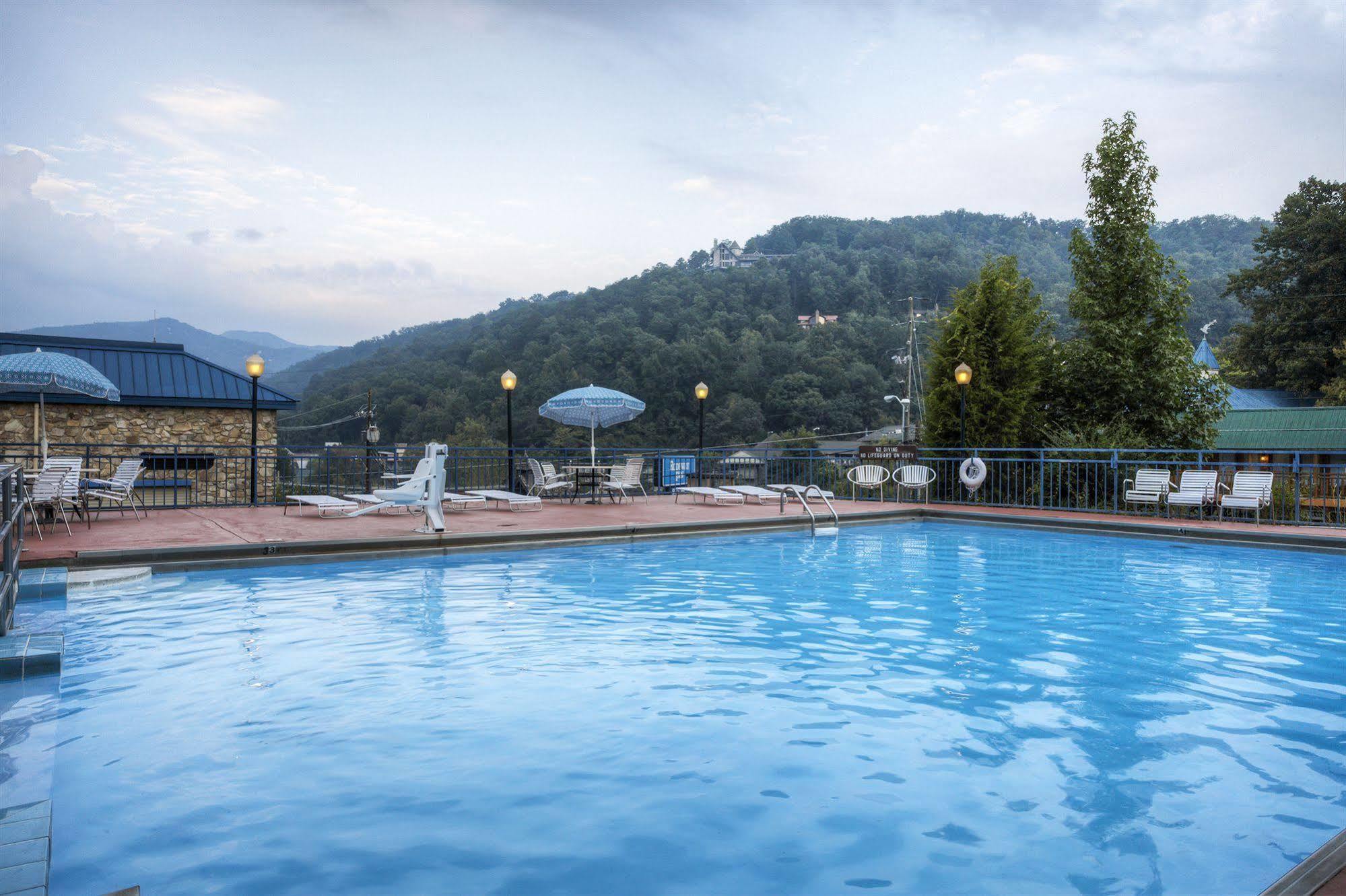 Clarion Pointe Downtown Gatlinburg Hotel Kültér fotó