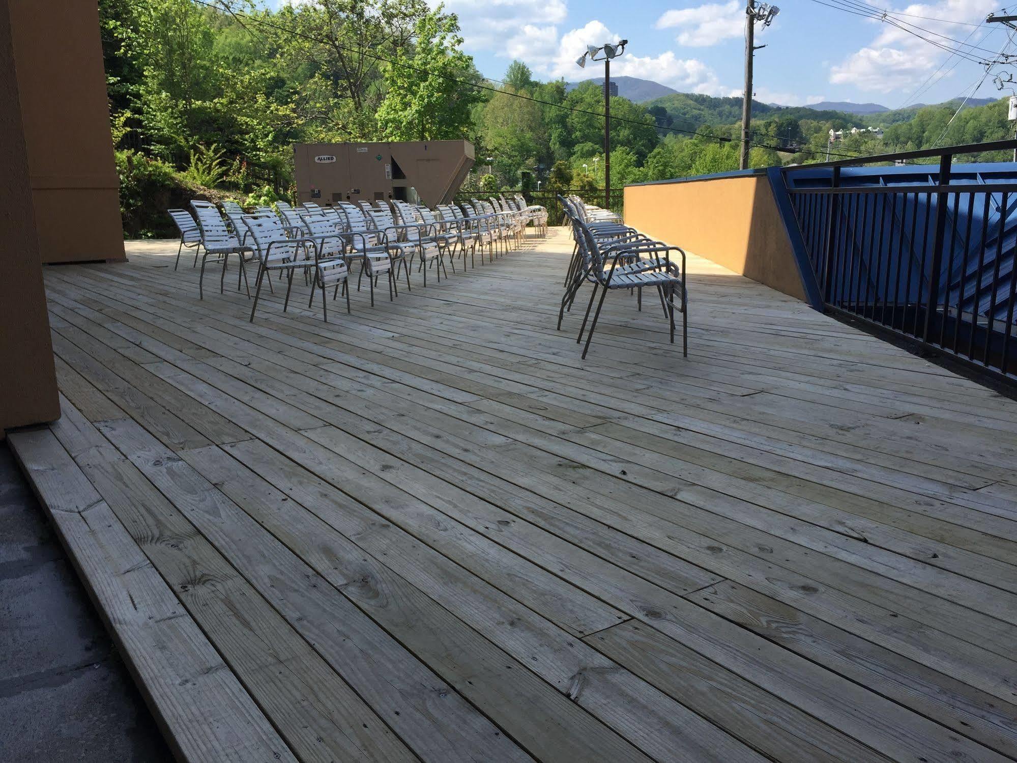 Clarion Pointe Downtown Gatlinburg Hotel Kültér fotó